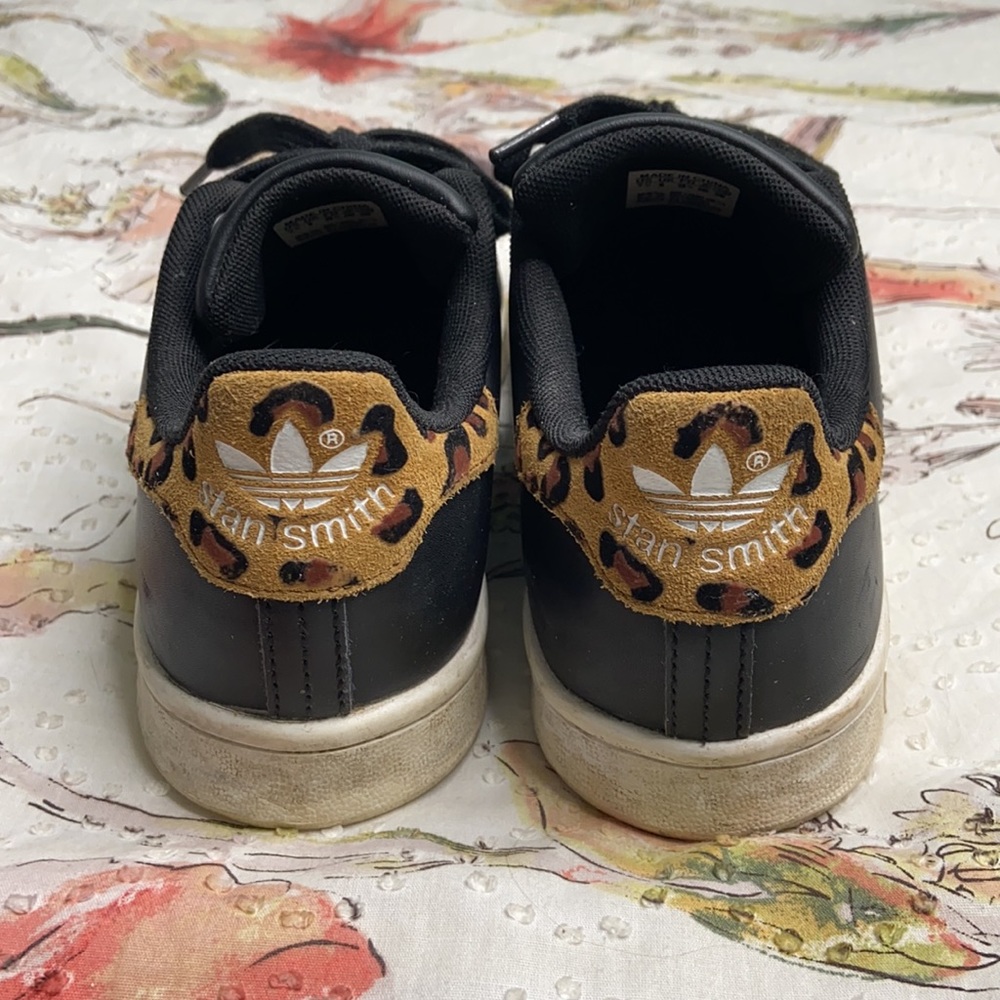 Adidas Stan Smith Black Leather w/ Leopard sz 7.5